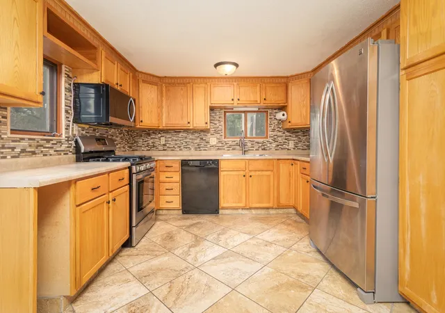2nd image of 903 Park St, Alexandria, MN 56308 | MLS# 7122107
