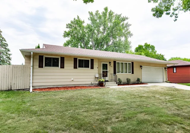 1st image of 2544 Arrowhead Rd S, Fargo, ND 58103 | MLS# 7122115