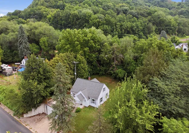Photo 3 of Single family home for sale at 1109 S 2nd Street, Alma, WI 54610 | MLS# 7122131 | Listing updated on 2026-08-14
