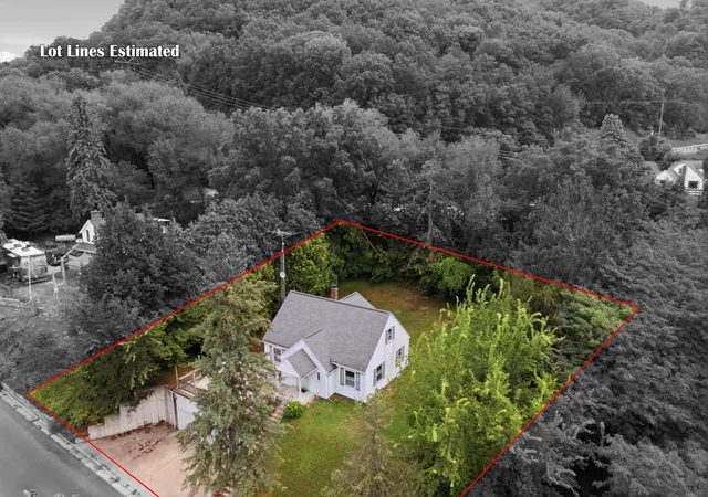 Photo 3 of Single family home for sale at 1109 S 2nd Street, Alma, WI 54610 | MLS# 7122131 | Listing updated on 2026-08-14