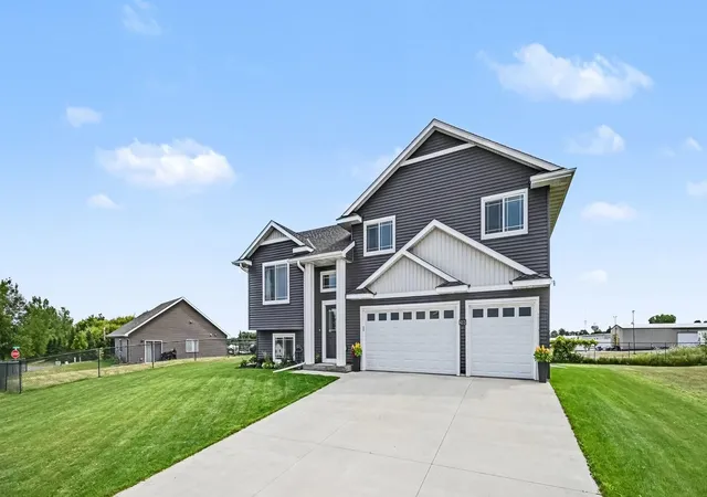 5th image of 413 Highland Dr, Ellsworth, WI 54011 | MLS# 7122149