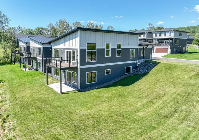 Photo 3 of Single family home for sale at 8602 Maynard Pl, Duluth, MN 55808 | MLS# 7122156 | Listing updated on 2026-08-13