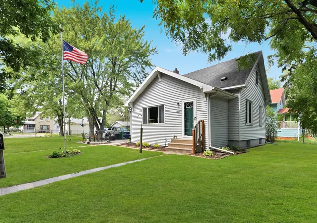 Photo 2 of Sale Pending at 401 17th Avenue N, Saint Cloud, MN 56303 | MLS# 7122157 | Listing updated on 2026-09-04