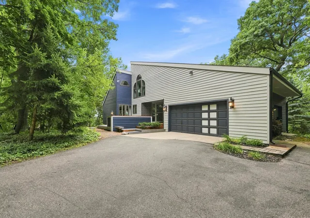 Photo 5 of Single family home for sale at 15120 Chestnut Cir, Burnsville, MN 55306 | MLS# 7122166 | Listing updated on 2026-08-31