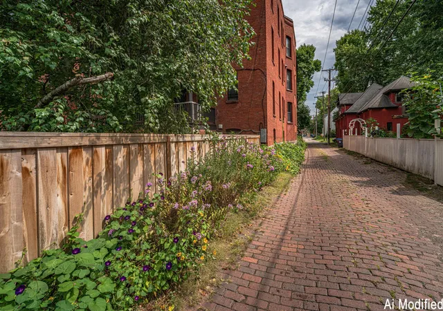 3rd image of 223 Arundel St #1, Saint Paul, MN 55102 | MLS# 7122170