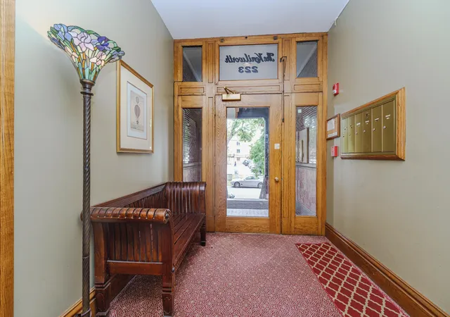 Listing Photo 5 - Condo for sale in building located at 223 Arundel St, St. Paul, MN 55102 - Unit #1