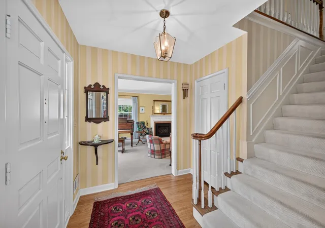 Photo 3 of Single family home for sale at 913 10th Street Sw, Rochester, MN 55902 | MLS# 7122171 | Listing updated on 2026-08-21