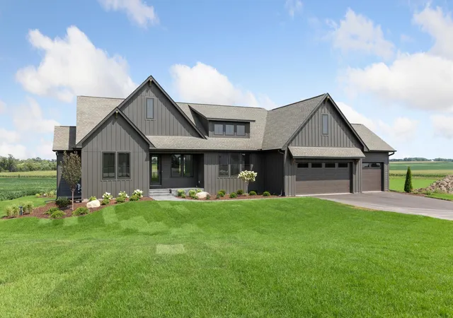 3rd image of 140 Kongen Ct, Hudson, WI 54016 | MLS# 7122178
