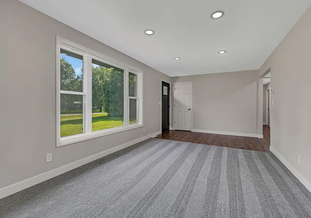 Photo 2 of Single family home for sale at 1060 44th Street Se, Willmar, MN 56201 | MLS# 7122182 | Listing updated on 2026-08-17