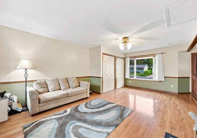 Photo 4 of Sale Pending at 2107 Shale Ln, Saint Paul, MN 55122 | MLS# 7122199 | Listing updated on 2026-09-01