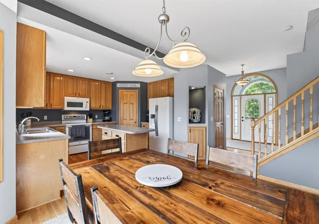 4th image of 10579 Karston Ave Ne, Albertville, MN 55301 | MLS# 7122210