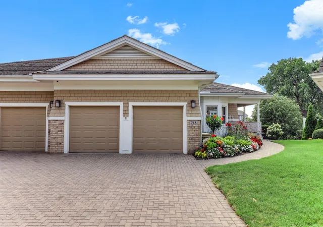 2nd image of 718 Widsten Cir, Wayzata, MN 55391 | MLS# 7122215