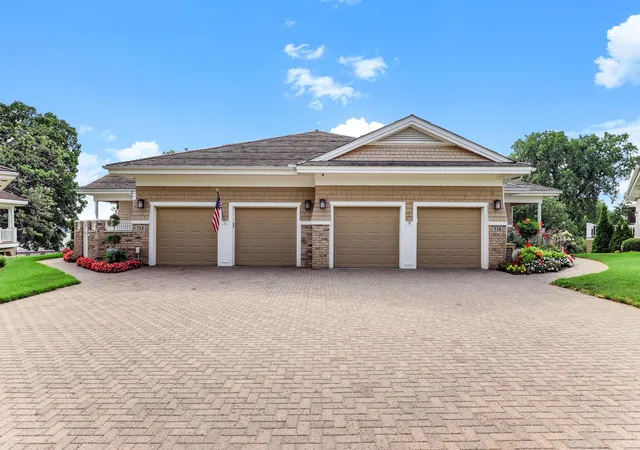 3rd image of 718 Widsten Cir, Wayzata, MN 55391 | MLS# 7122215