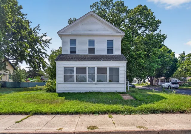 2nd image of 602 2Nd Ave E, Shakopee, MN 55379 | MLS# 7122219