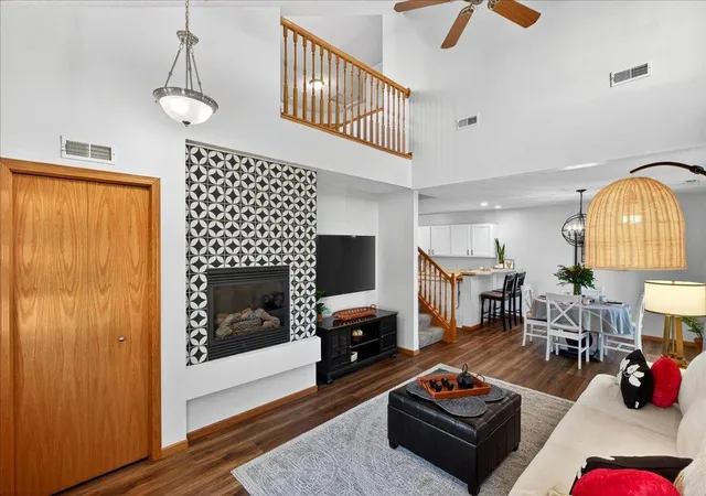 1st image of 10533 74th St Ne #1, Albertville, MN 55301 | MLS# 7122228