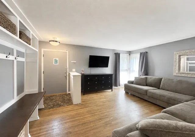 Photo 3 of Sale Pending at 5309 James Ave N, Minneapolis, MN 55430 | MLS# 7122252 | Listing updated on 2026-08-27