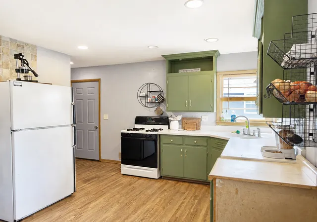 Photo 4 of Sale Pending at 5309 James Ave N, Minneapolis, MN 55430 | MLS# 7122252 | Listing updated on 2026-08-27