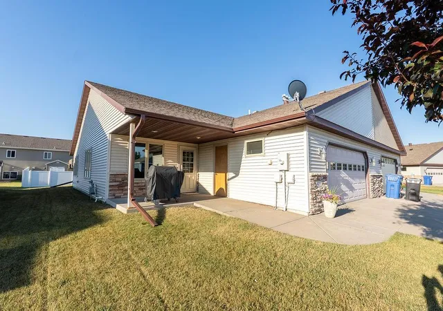 2nd image of 1105 Southwood Dr, Dilworth, MN 56529 | MLS# 7122260