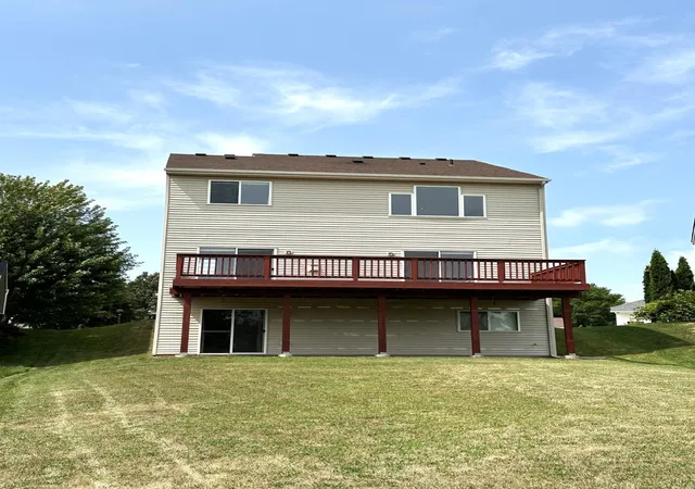 Photo 3 of Single family home for sale at 8497 Savanna Oaks Ln, Saint Paul, MN 55125 | MLS# 7122270 | Listing updated on 2026-08-25