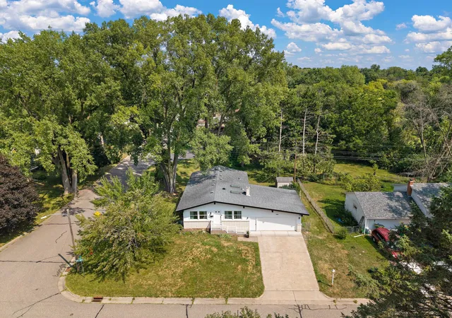 Photo 3 of Single family home for sale at 231 Birchwood Dr N, Stillwater, MN 55082 | MLS# 7122272 | Listing updated on 2026-10-07