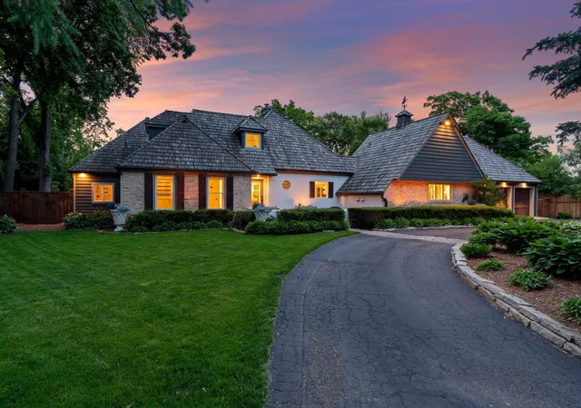 2nd image of 5404 Interlachen Blvd, Minneapolis, MN 55436 | MLS# 7122273