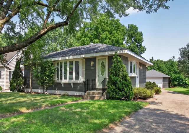 Photo 1 of Single family home for sale at 1212 Sugar Ln, Chaska, MN 55318 | MLS# 7122277 | Listing updated on 2026-10-10