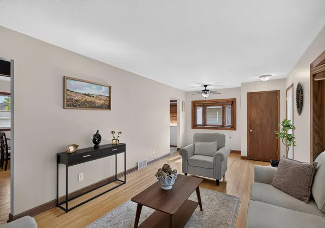 Photo 3 of Single family home for sale at 1212 Sugar Ln, Chaska, MN 55318 | MLS# 7122277 | Listing updated on 2026-10-10