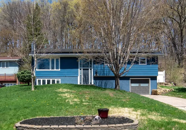 Photo 2 of Single family home for sale at 492 Marvin Blvd, North Mankato, MN 56003 | MLS# 7122282 | Listing updated on 2026-08-06