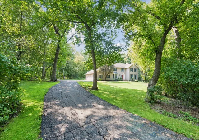 2nd image of 5 Acorn Dr, Inver Grove Heights, MN 55077 | MLS# 7122288