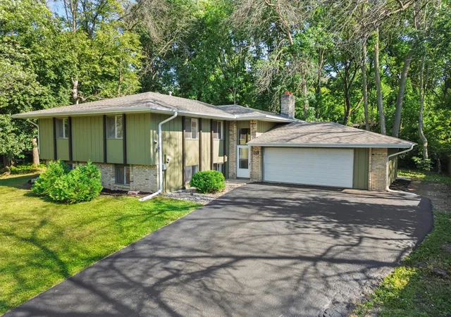 Photo 1 of Sale Pending at 605 Pheasant Run, Burnsville, MN 55337 | MLS# 7122291 | Listing updated on 2026-08-17