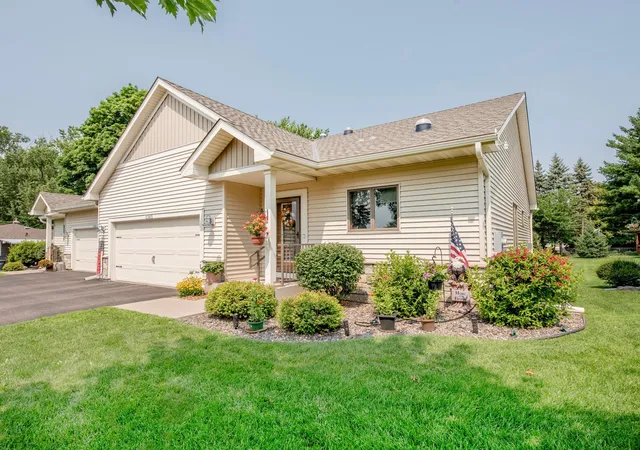 Photo 2 of Townhouse for sale at 2365 Skillman Ave E, Saint Paul, MN 55109 | MLS# 7122311 | Listing updated on 2026-08-25