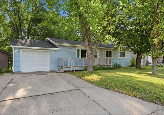 2nd image of 724 Centre St, Sauk Centre, MN 56378 | MLS# 7122313