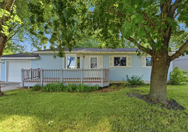 Photo 3 of Sale Pending at 724 Centre St, Sauk Centre, MN 56378 | MLS# 7122313 | Listing updated on 2026-09-04