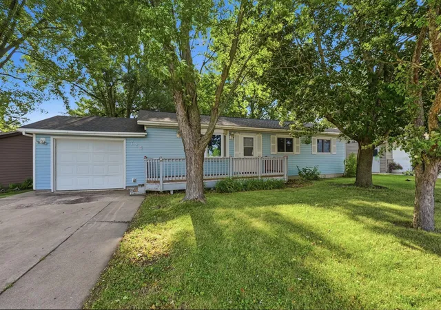 Photo 4 of Sale Pending at 724 Centre St, Sauk Centre, MN 56378 | MLS# 7122313 | Listing updated on 2026-09-04