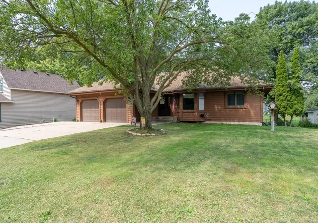 1st image of 509 Main St S, Lonsdale, MN 55046 | MLS# 7122316