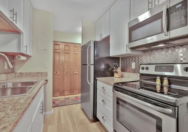 Listing Photo 2 - Condo for sale in building located at 2800 Hamline Ave N, Roseville, MN 55113 - Unit #241