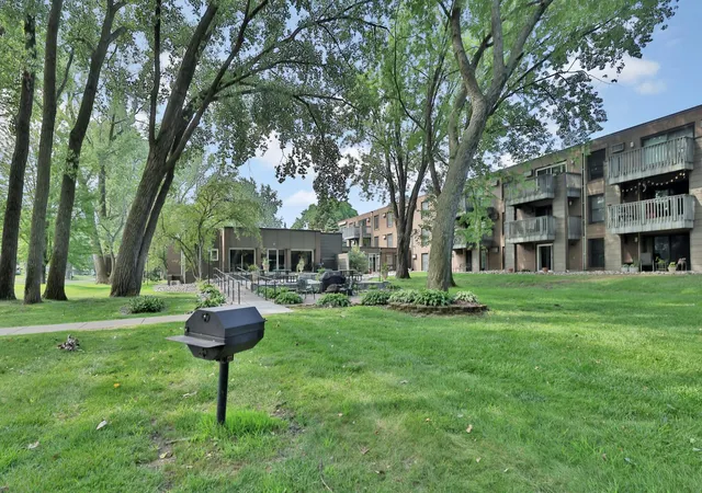 39th image of 2800 Hamline Ave N #241, Saint Paul, MN 55113 | MLS# 7122324