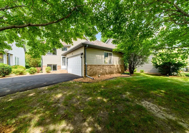 Photo 3 of Single family home for sale at 483 Poplar Dr, Saint Paul, MN 55126 | MLS# 7122329 | Listing updated on 2026-09-15