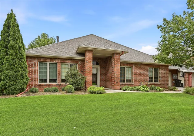 2nd image of 247 W Canyon Dr, Hudson, WI 54016 | MLS# 7122346