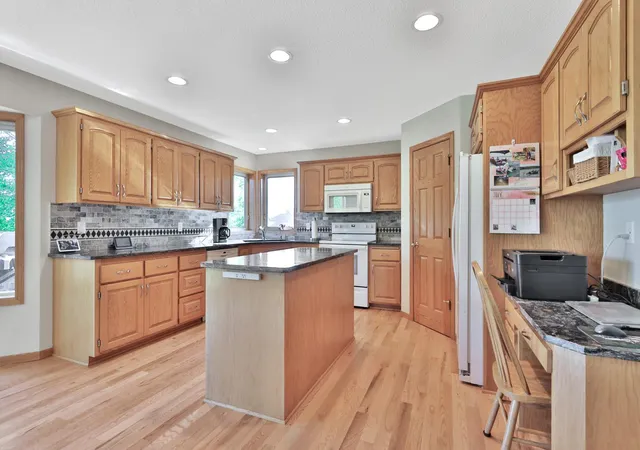 image of 19710 Hunters Rdg, Rogers, MN 55374 | MLS# 7122352