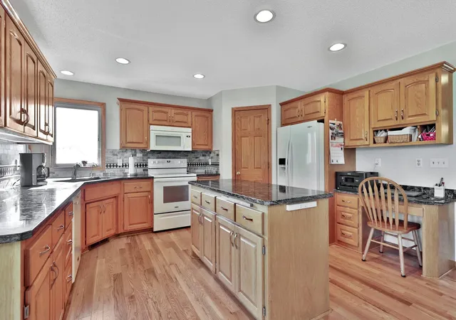 image of 19710 Hunters Rdg, Rogers, MN 55374 | MLS# 7122352