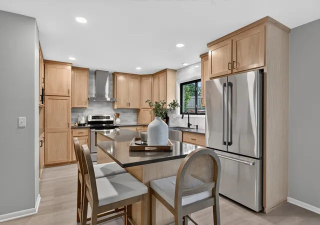 Photo 1 of Single family home for sale at 872 Winterberry Ct, Saint Paul, MN 55125 | MLS# 7122355 | Listing updated on 2026-10-03