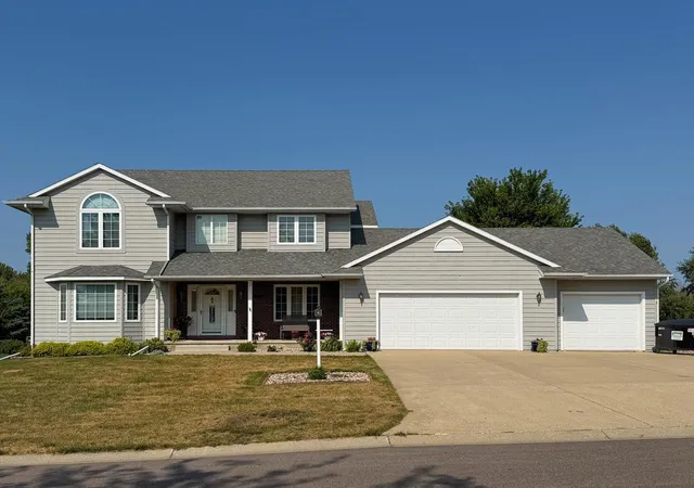 Photo 1 of Single family home for sale at 765 Sterling Ave, Worthington, MN 56187 | MLS# 7122357 | Listing updated on 2026-09-22