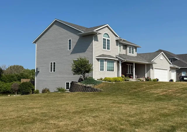 Photo 2 of Single family home for sale at 765 Sterling Ave, Worthington, MN 56187 | MLS# 7122357 | Listing updated on 2026-09-22