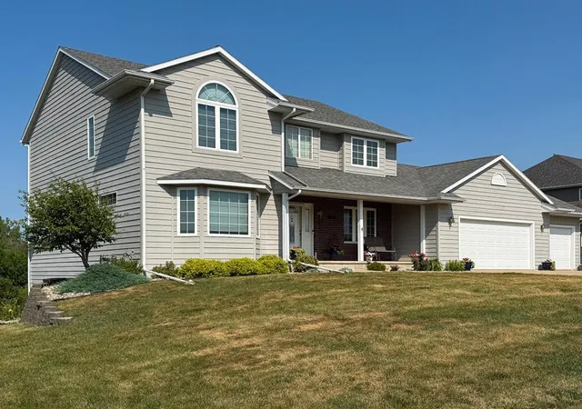 Photo 3 of Single family home for sale at 765 Sterling Ave, Worthington, MN 56187 | MLS# 7122357 | Listing updated on 2026-09-22