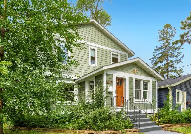 2nd image of 4887 Stewart Ave, Saint Paul, MN 55110 | MLS# 7122362