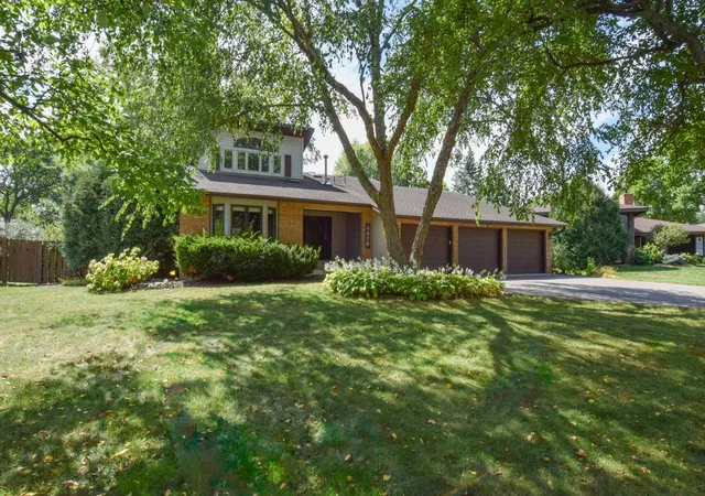 Photo 1 of Sale Pending at 4428 Pleasant Dr, Saint Paul, MN 55112 | MLS# 7122372 | Listing updated on 2026-09-05