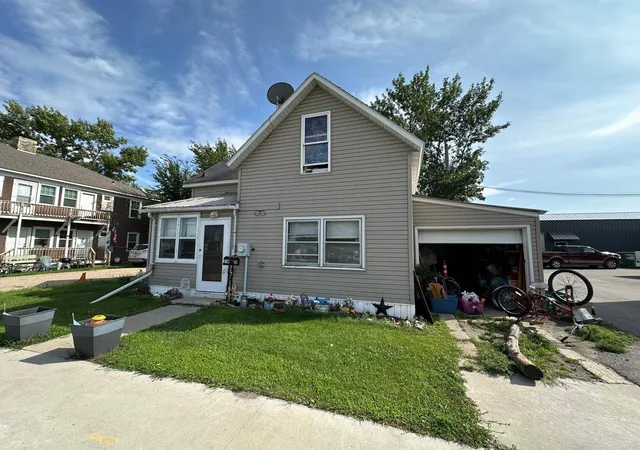 Photo 2 of Sale Pending at 314 4th Street E, Thief River Falls, MN 56701 | MLS# 7122373 | Listing updated on 2026-08-13