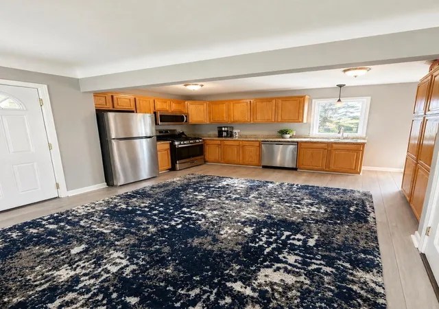 Photo 2 of Sale Pending at 1712 Arlington Ave E, Saint Paul, MN 55106 | MLS# 7122384 | Listing updated on 2026-09-19
