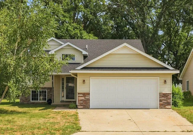 1st image of 2528 42nd Ave S, Saint Cloud, MN 56301 | MLS# 7122396